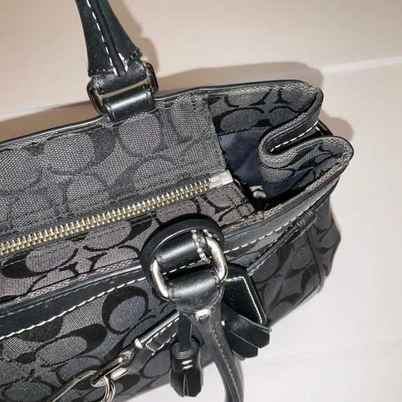 Y2K Coach Black Signature Canvas and Leather Hampton Tote - Picture 6 of 14